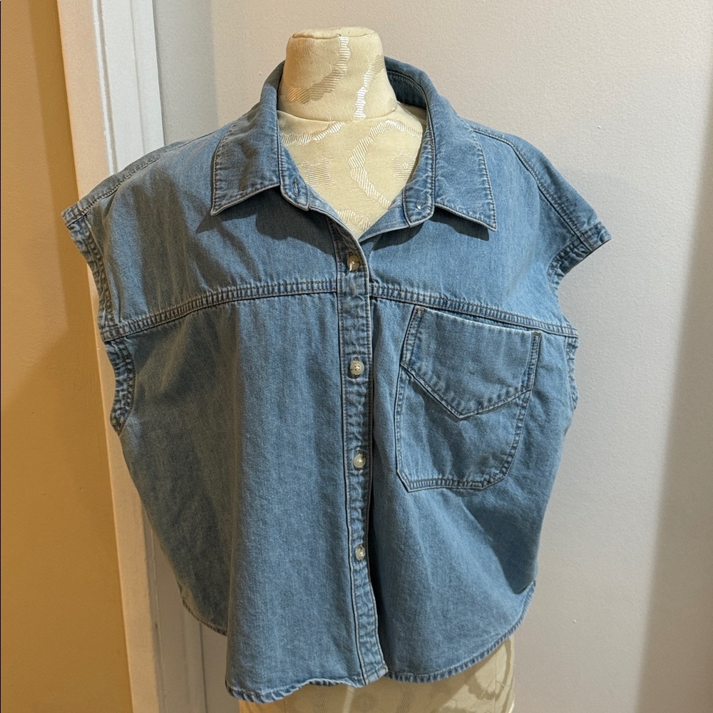 Hudson Denim Blue Cotton Cropped Camp  Sleeveless Collared Pocket Button Top L